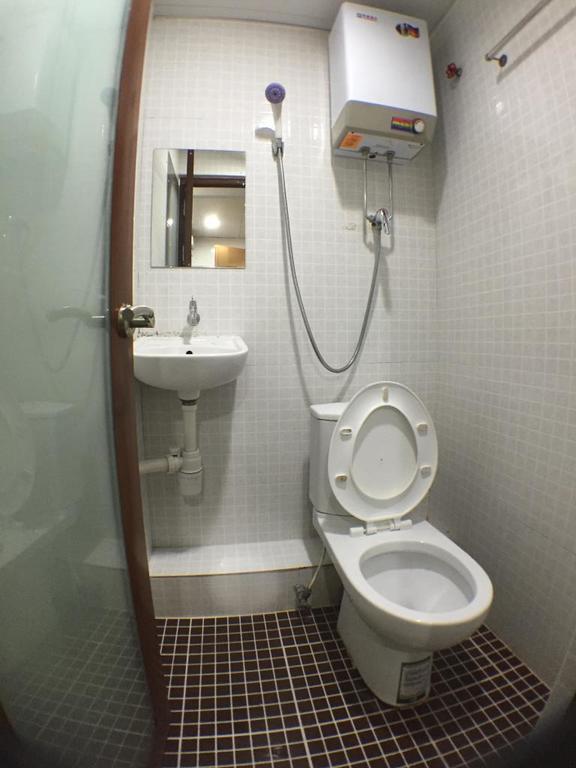 New Yan Yan Guest House Reception 9Th Floor Flat E4 E6 Hongkong Eksteriør bilde
